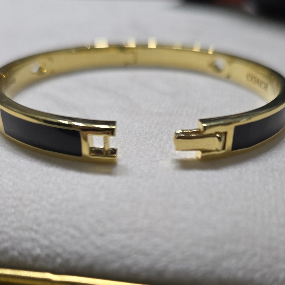 Coach Signature Enamel  Bangle - Picture 5 of 7